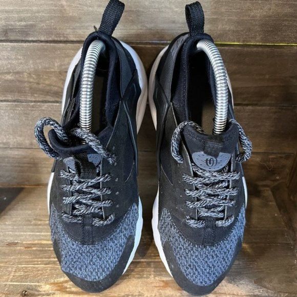 Womens Nike Air Huarache Run Ultra SE Black Athletic Running Shoes Sneakers 7.5 - Picture 3 of 6